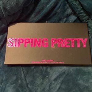 Kylie Cosmetics Sipping Pretty palette